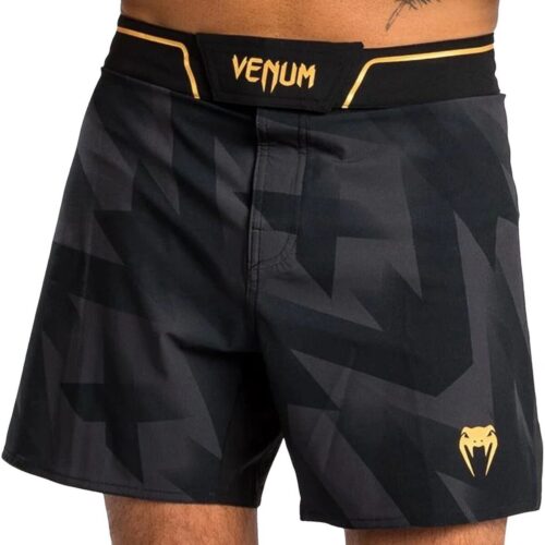 Venum Razor fightshort zwart goud